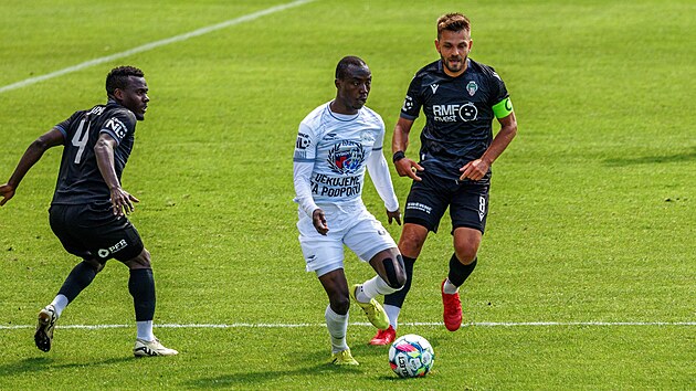 Fotbalisté Vy�kova (v bílém) odehráli zápas 29. kola druhé ligy proti �i�kovu...