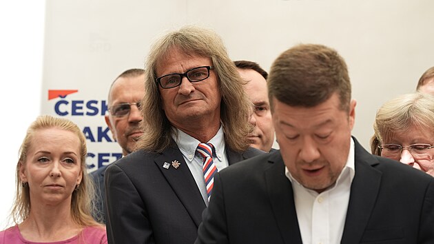 Hnut SPD pedstavuje volebn ldry pro podzimn volby do Poslaneck snmovny. Pjde do nich spolen se Svobodnmi, Trikolorou a PRO. (16. kvtna 2025)