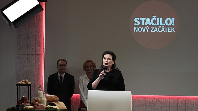 Jana Bobokov na tiskov konferenci k pedstaven volebnho programu hnut Stailo! pro podzimn parlamentn volby. (13. kvtna 2025)