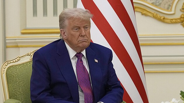 Americk prezident Donald Trump a sadsk korunn princ Mohammed bin Salmn se astn bilaterlnho setkn v Rijdu. (13. kvtna 2025)