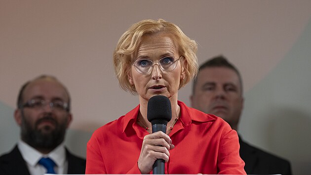 Pedsedkyn KSM Kateina Konen na tiskov konferenci hnut Stailo!. (16. kvtna 2025)