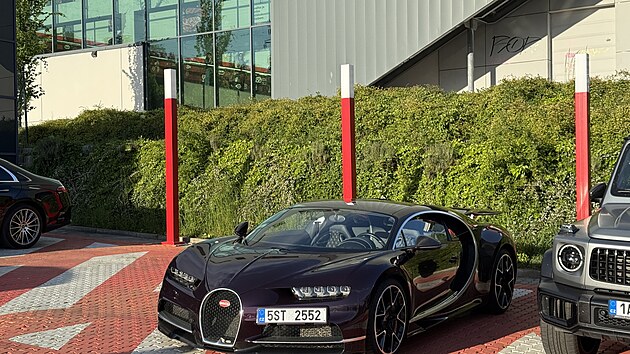 Bugatti Chiron Richarda Chlada na slavnostnm oteven novho showroomu Mototechny