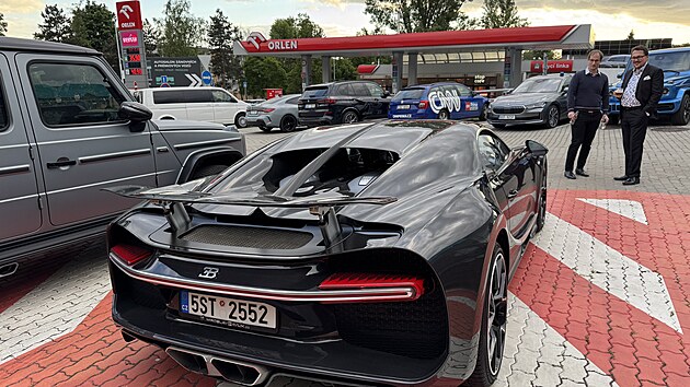Bugatti Chiron Richarda Chlada na slavnostnm oteven novho showroomu Mototechny