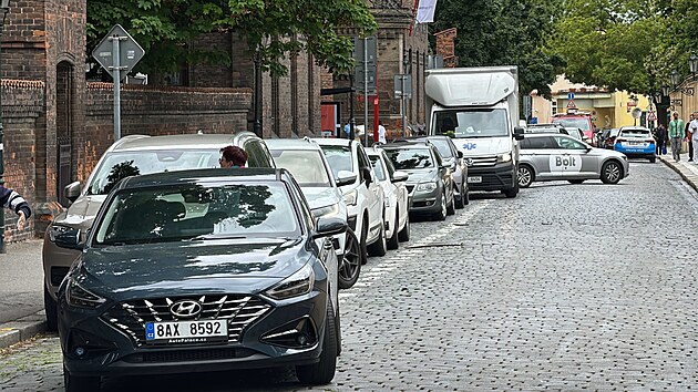 Dopravn komplikace zpsoben navrtanm plynovm potrubm v ulici Ke Karlovu v Praze. (19. kvtna 2025)