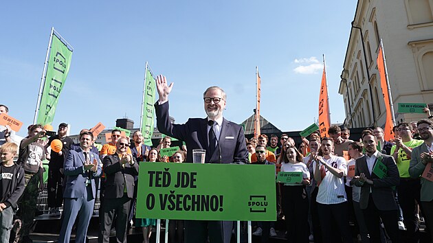 Zahjen pedvolebn roadshow koalice Spolu nazvan Te jde o vechno! Na snmku premir Petr Fiala (ODS). (13. kvtna 2025)