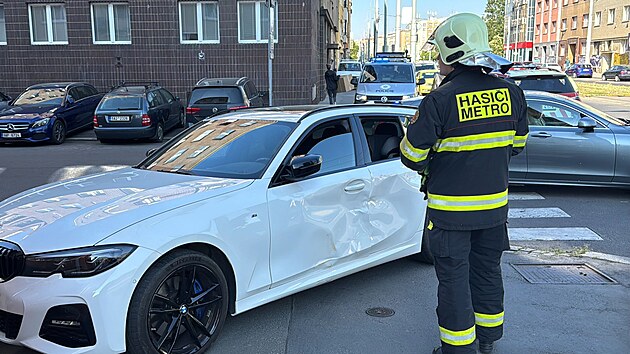 U dopravn nehody tramvaje s automobilem v ter rno v ulici V Olinch zasahovaly sloky integrovanho zchrannho systmu. (13. kvtna 2025)