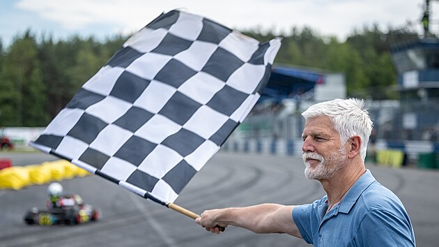 Prezident Petr Pavel na autodromu v Sosnov (17. kvtna 2025)