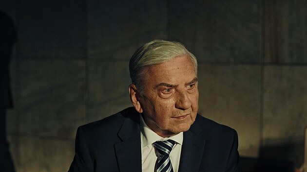 Miroslav Donutil v srii Moloch