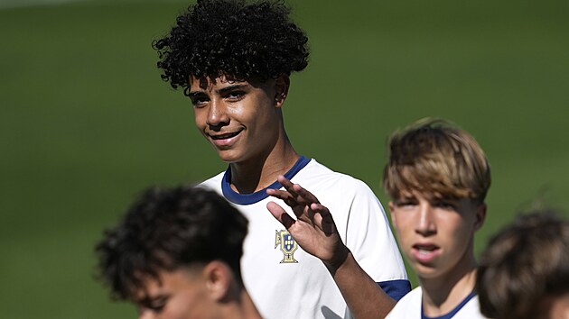 Nejstar syn Cristiana Ronalda se poprv objevil na srazu portugalsk...