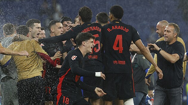 Hrá�i Barcelony slaví titul.