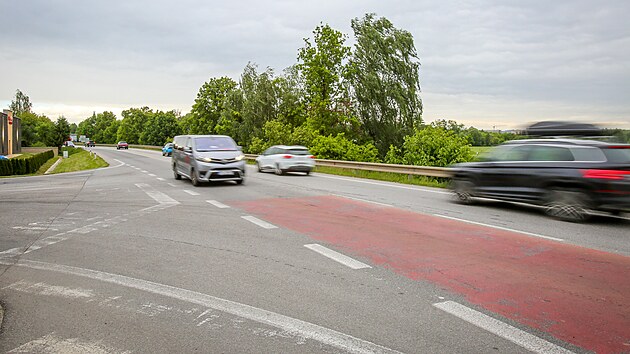 Souasn kiovatka, kde se odbouje k Letiti esk Budjovice