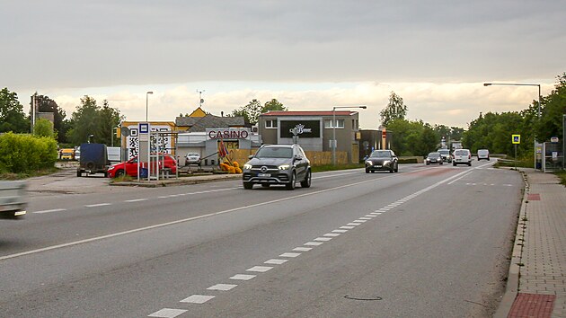 Nov kiovatka k letiti bude posunut vc na jih do mst, kde jsou nyn autobusov zastvky.