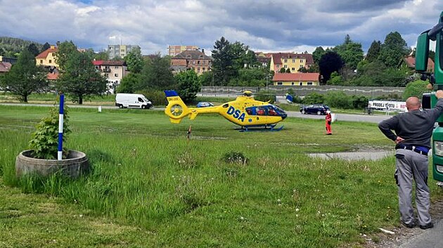 Na pejezdu v Kjov se stetl osobn vlak se kodou Fabia. (19. kvtna 2025)