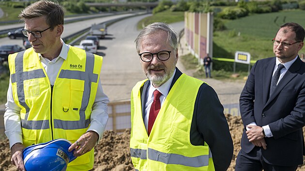 Premir Petr Fiala a ministr dopravy Martin Kupka Kontrola vstavby Praskho okruhu, 14. kvtna 2025, Nupaky u Prahy.