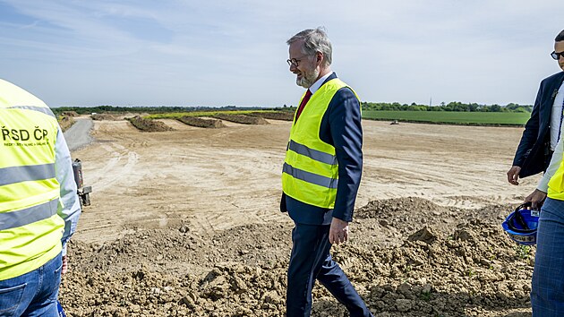 Premir Petr Fiala. Kontrola vstavby Praskho okruhu, 14. kvtna 2025, Nupaky u Prahy.
