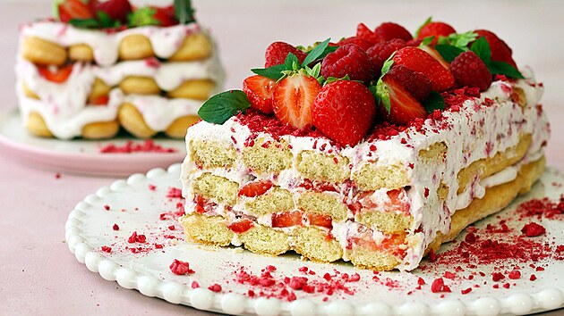 Tiramisu s jahodami a malinami