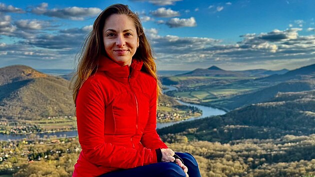 Tereza Bártová p�i své oblíbené �innosti - chození do kopc�. (13. kv�tna 2025)