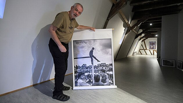 Chronologick pohled na 55 let tvorby fotografa Lubomra Stiburka nabz vstava v chebsk Galerii 4.