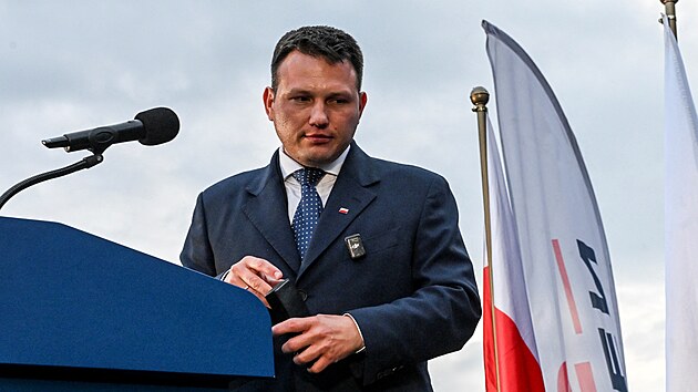 Kandid�t krajn� pravicov� strany Konfederace Slawomir Mentzen (38)