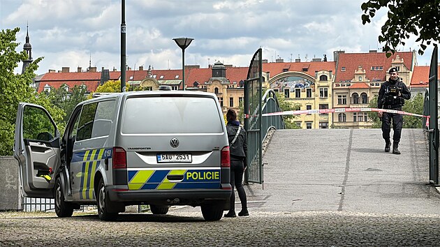 V Praze u Dtskho ostrova policist nalezli mrtvolu. (16. kvtna 2025)
