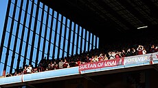 Fanouci Aston Villy pi utkání proti Tottenhamu. S prací koue Emeryho jsou...