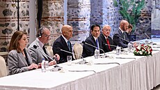 Americká delegace pi jednání v Istanbulu (16. kvtna 2025)