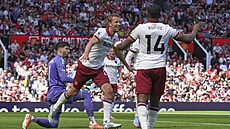 Tomá Souek z West Hamu se raduje z gólu proti Manchesteru United.
