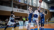 Matj Dáa z Basketu Brno zakonuje v pátém semifinále s Dínem.