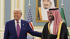 Americký prezident Donald Trump a saúdský korunní princ Mohammed bin Salmán se...