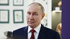 Ruský prezident Vladimir Putin se v Soi setkává s novinái po telefonátu s...