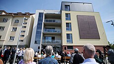 Do nové pístavby se nyní pesthuje 84 obyvatel ze starí ásti budovy, kterou...