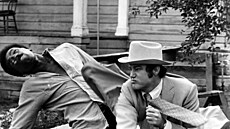 Joe Don Baker (vpravo) v neo-noirové kriminálce Charley Varrick, z roku 1973.