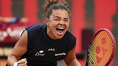 Jasmine Paoliniová se raduje z vítzství na turnaji v ím.