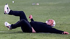 Slávistický trenér Jindich Trpiovský slaví výhru v derby proti Spart.