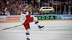 Roman ervenka slaví rozhodující nájezd na domácím MS proti Finsku.
