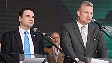 Motoristé na pražském Žofíně zahájili kampaň do sněmovních voleb. Na snímku...