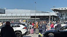 Nastartované vozidlo bez �idi�e komplikovalo v pond�lí dopoledne dopravu sm�rem...