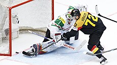 Dominik Kahun posílá do ma�arské brány �estý n�mecký gól.