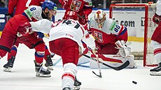 Jesper Jensen Aabo se snaí ohrozit Daniela Vladae.
