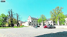 Olomouc. Jedno z nejpvabnjích námstí u nás. Je tam i arcibiskupský palác