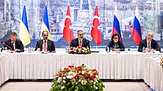 Turecko v Istanbulu hostí jednání ukrajinské a ruské delegace. (16. kvtna 2025)