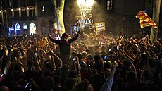 Fanouci Barcelony v ulicích slaví titul.