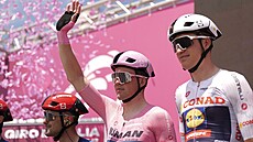 Mads Pedersen a Mathias Vacek p�ed startem 4. etapy.