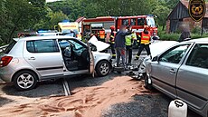 Pi nehod dvou aut v Luhaovicích se zranili tyi lidé. (18. kvtna 2025)