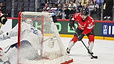 Kanaan Sidney Crosby u puku za bránou Francie
