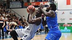 Dín, 19.5.2025, BK Dín - Olomoucko, 1. zápas série o bronz v NBL. Vlevo...
