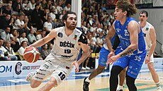 Dín, 19.5.2025, BK Dín - Olomoucko, 1. zápas série o bronz v NBL. Vlevo...