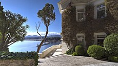 Výhled na Promenade des Anglais a Starý pístav