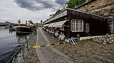Restaurace Vltava na náplavce Raínova nábeí (23. dubna 2025)