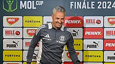 Olomoucký trenér Tomá� Janotka na tiskové konferenci p�ed finále �eského...